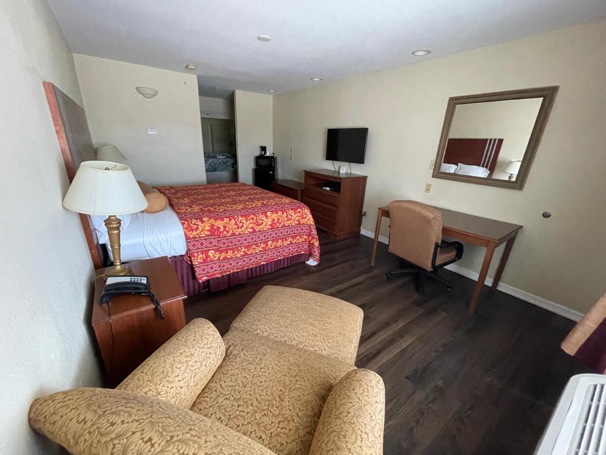 Riviera Inn And Suites Ngoại thất bức ảnh
